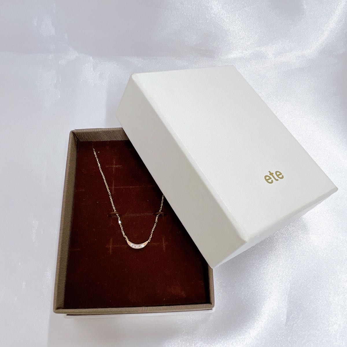 エテ ete ネックレス 三日月デザイン スマイル ダイヤモンド 色 エテ ete ネックレス 三日月デザイン スマイル ダイヤモンド 色