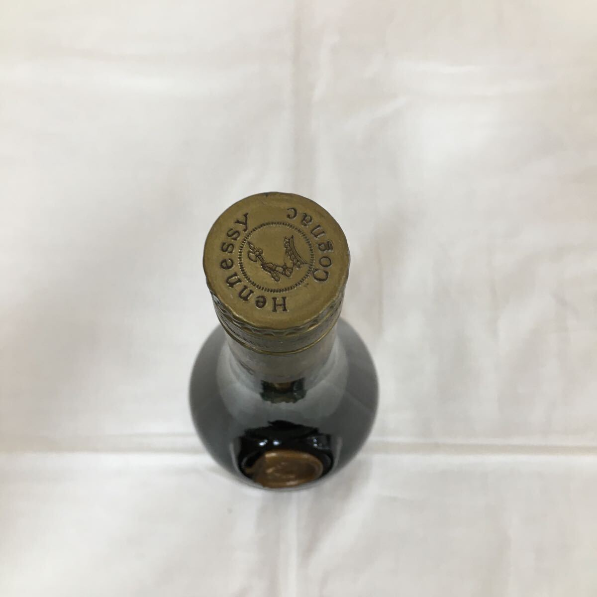 Hennessy COGNAC V.S.O.P 金キャップ グリーンボトル ブランデー特級 コニャック 古酒 容量700ml 度数40% 未開栓 重量1296g 5 シ 323_画像5