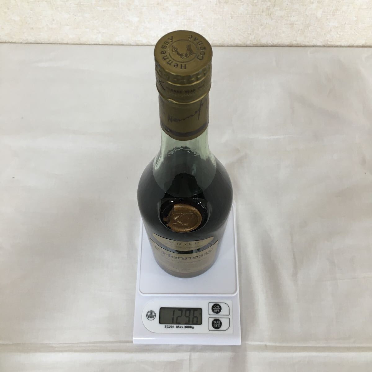 Hennessy COGNAC V.S.O.P 金キャップ グリーンボトル ブランデー特級 コニャック 古酒 容量700ml 度数40% 未開栓 重量1296g 5 シ 323_画像10