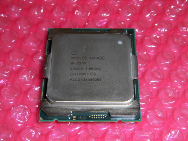 ② Xeon W-2235 SRGVA 3.8GHzの画像1