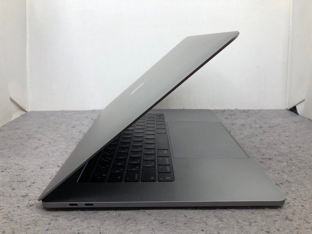 【Apple】MacBook Pro 15inch 2017 A1707 Corei7-7820HQ 16GB SSD1TB NVMe Radeon Pro 560 4GB WEBカメラ OS13 中古Mac 充放電回数少_画像6