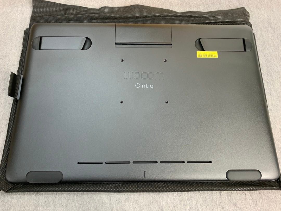 【wacom】Cintiq 16 DTK-1660K0D 中古液晶ペンタブレット 液タブ 15.6型 FHD_画像4