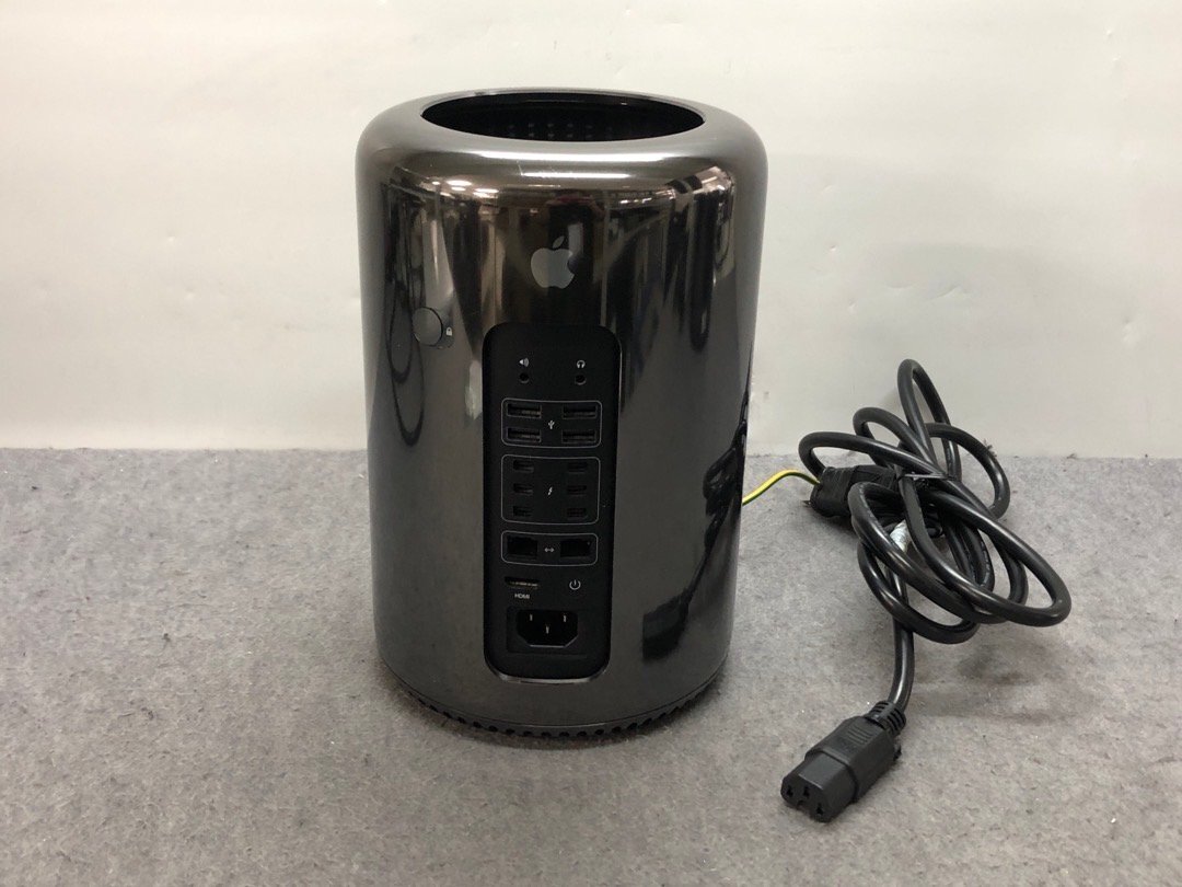 【Apple】MacPro Late 2013 A1481 Xeon E5-1620v2 16GB SSD256GB AMD Fire Pro D300 2GB x2 OS10.10 中古Mac_画像1