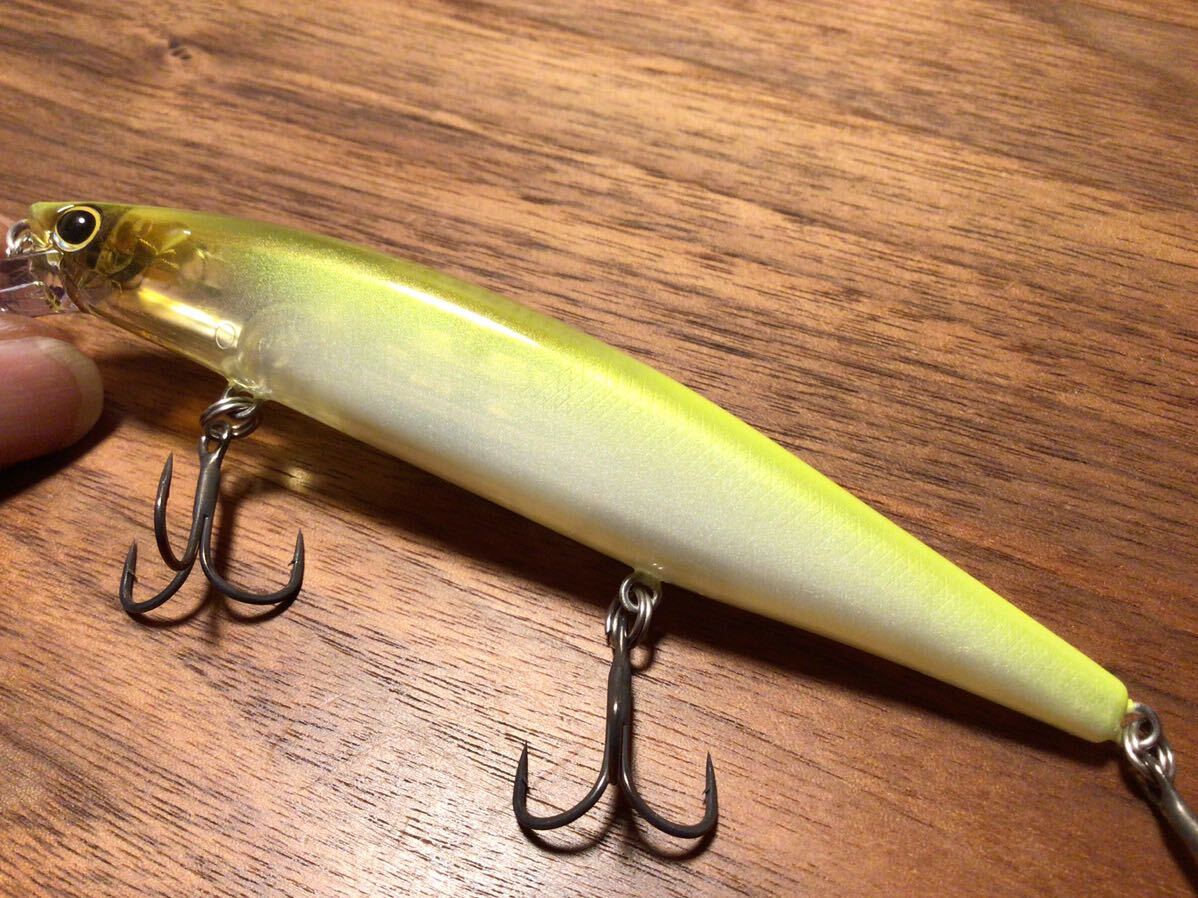 X★超美品★SHIMANO シマノ WORLD MINNOW 115SP“FLASH BOOST”ワールドミノー115SP”フラッシュブースト”「チャートホワイト」ミノー_画像2