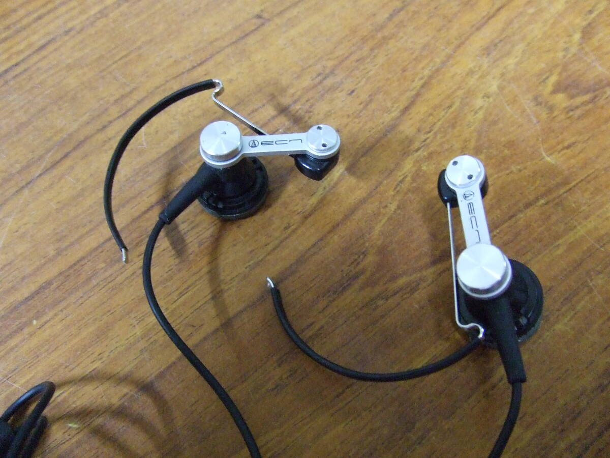 i572 audio-technica オーディオテクニカ 耳掛け型 イヤホン ATH-EC7 中古 破損あり 動作品の画像5