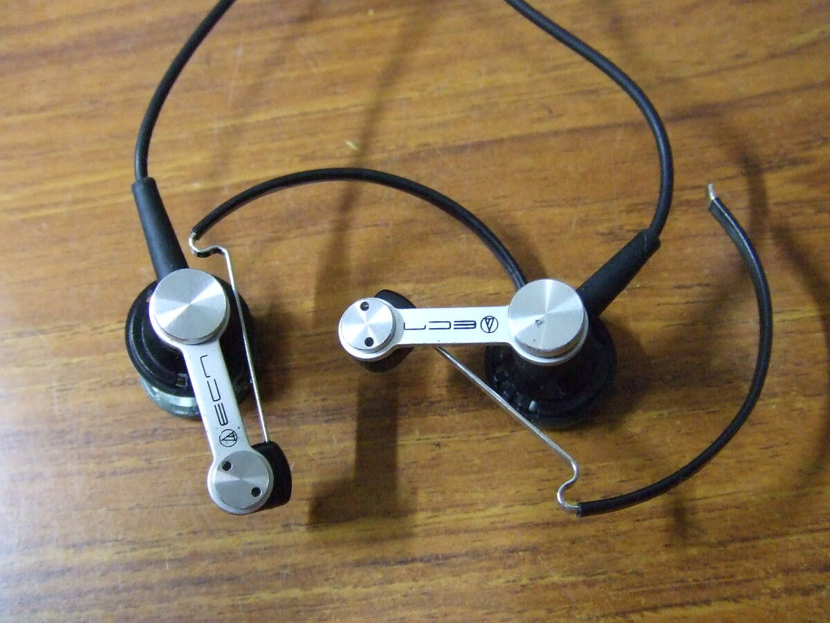 i572 audio-technica オーディオテクニカ 耳掛け型 イヤホン ATH-EC7 中古 破損あり 動作品の画像4