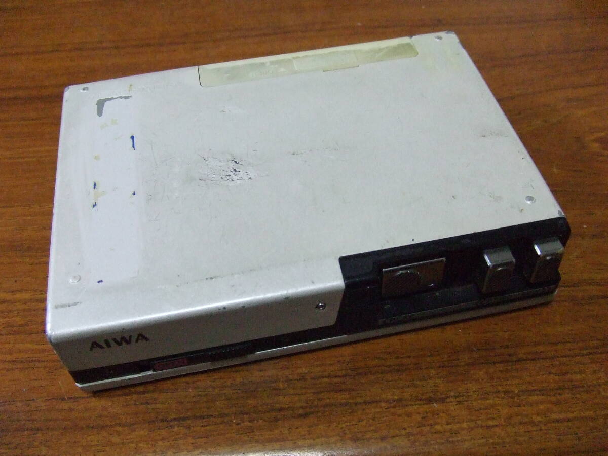 i686　aiwa カセットボーイ Cassette Boy HS-P5 ポータブルカセットプレーヤー 中古本体 未確認 ジャンク_画像6
