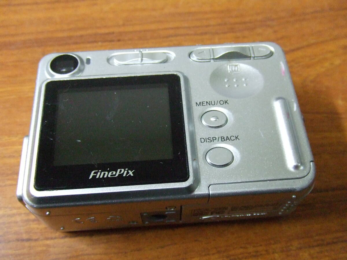  i756　ジャンク FUJIFILM FinePix A345 富士フイルム デジカメ　デジタルカメラ 単三電池駆動 中古 本体_画像5