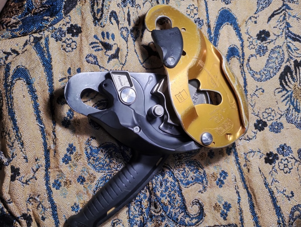 ペツル アイディ PETZL ロッククライミング I'Ds ブレーキ ペツル アイディ PETZL ロッククライミング I'Ds ブレーキ