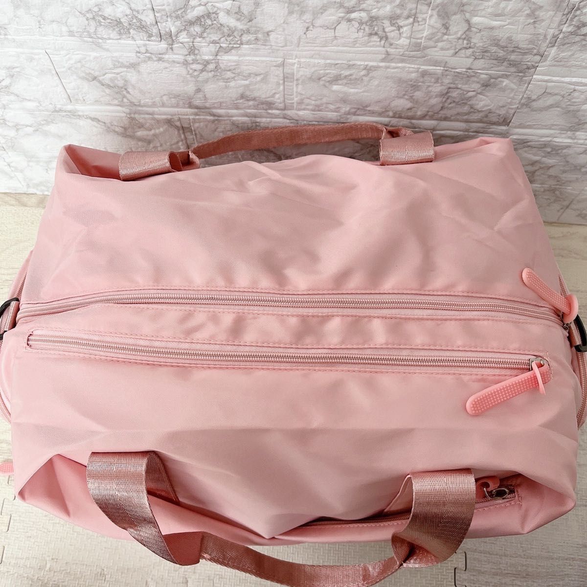 大人気　ピンク　2WAY ショルダーバッグ　ボストンバッグ 旅行 　フィットネス　防水　スポーツバッグ 肩掛け 大容量 旅行 