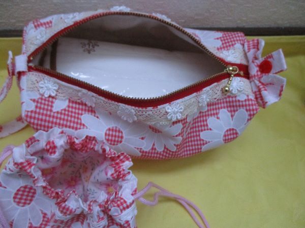 ハンドメイド  ボックス型ポーチ＆巾着2点セット  赤チェック花柄    の画像7
