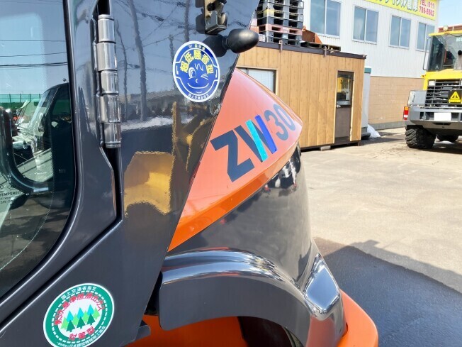 タイヤショベル(ホイールローダー) 日立建機 ZW30-5B 2019年 713h 中古　ホイールローダ_画像8