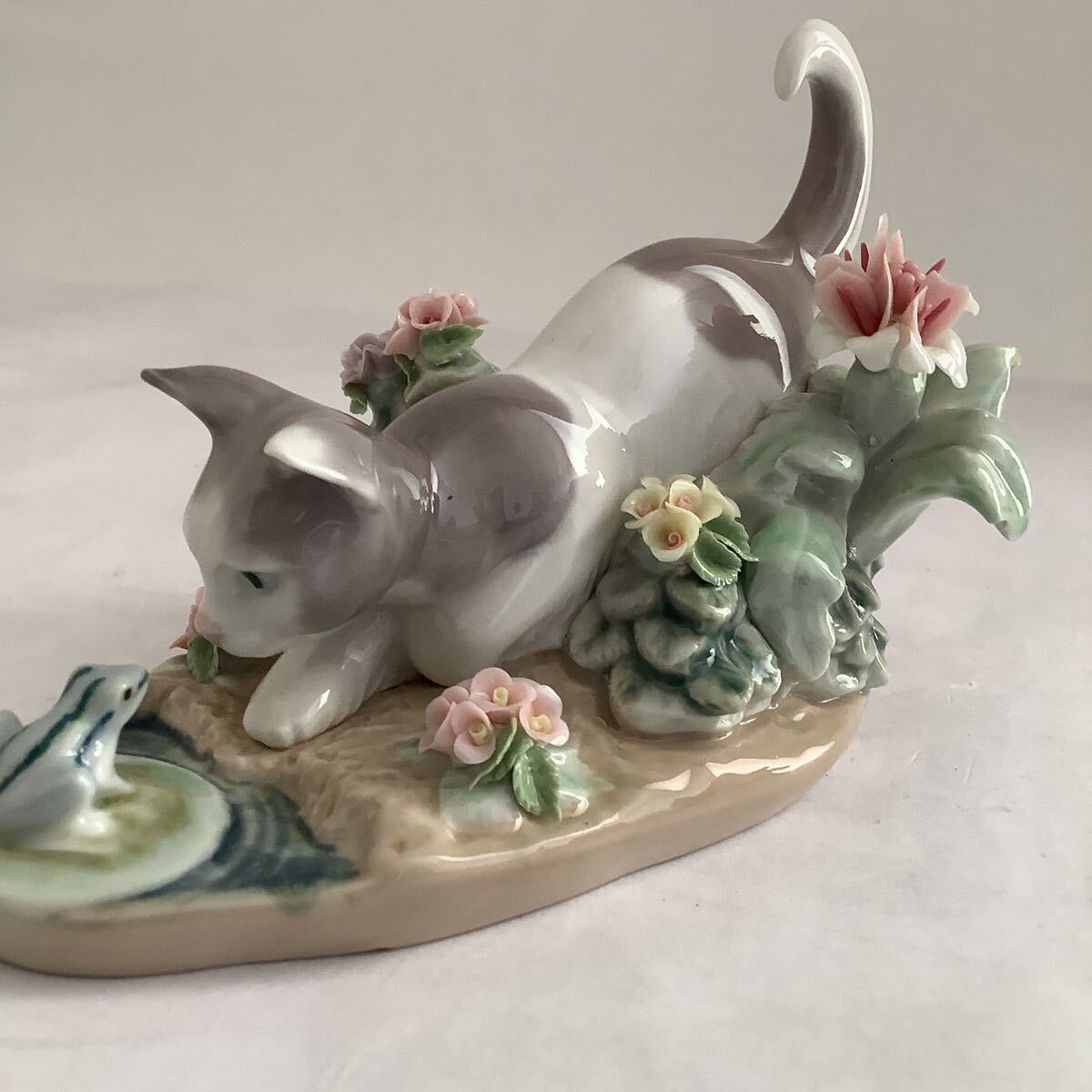 リヤドロ にらみ合い 猫とカエル フィギュリン LLADRO _画像3