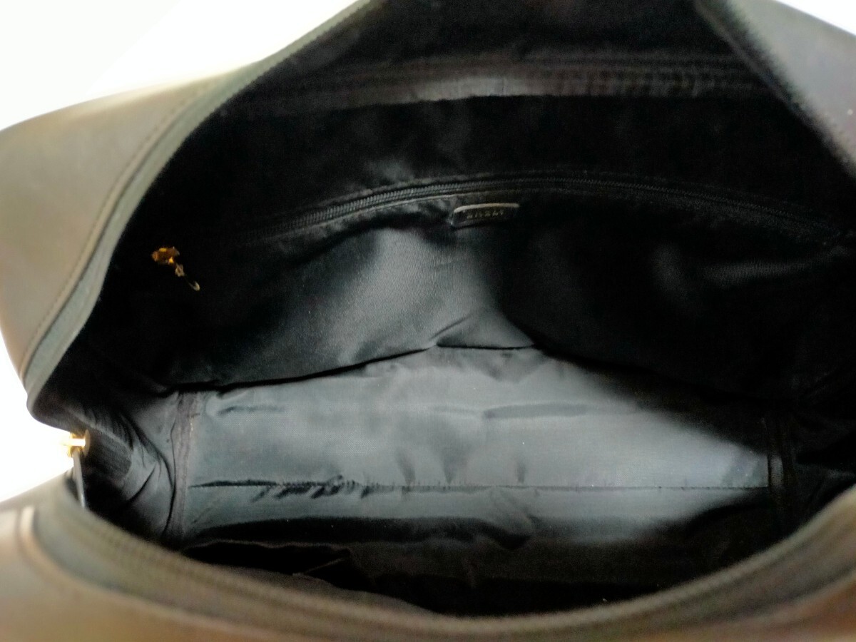 YURIE NITANI ユリエニタニ ハンドバッグ　トート レザー 革 合皮 ブラック 黒 ゴールド 金bag かばん カバン 鞄 カジュアル 旅行 ビジネス_画像8