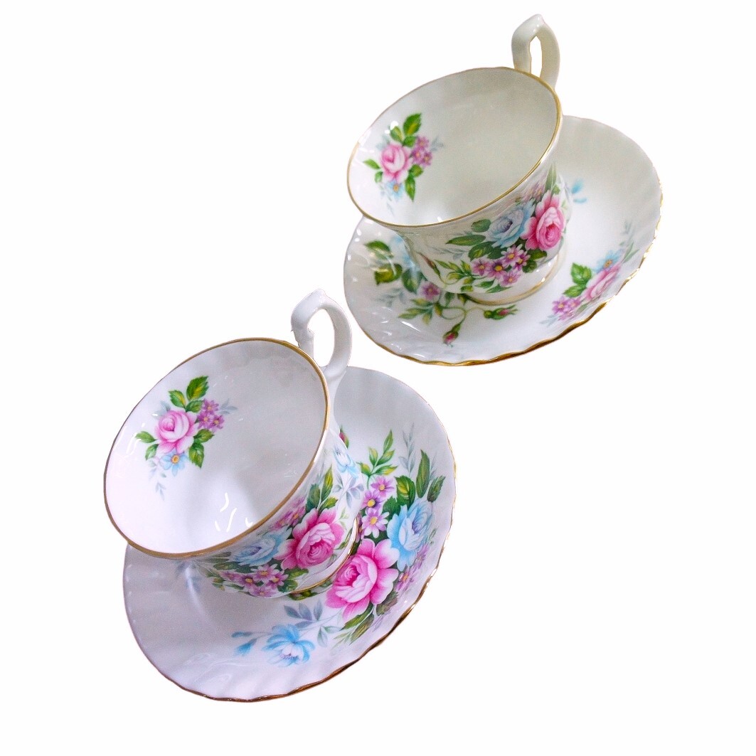 ロイヤルアルバート ROYAL ALBERT 薔薇Rose カップ＆ソーサー 2客セット 箱付き 中古_画像1