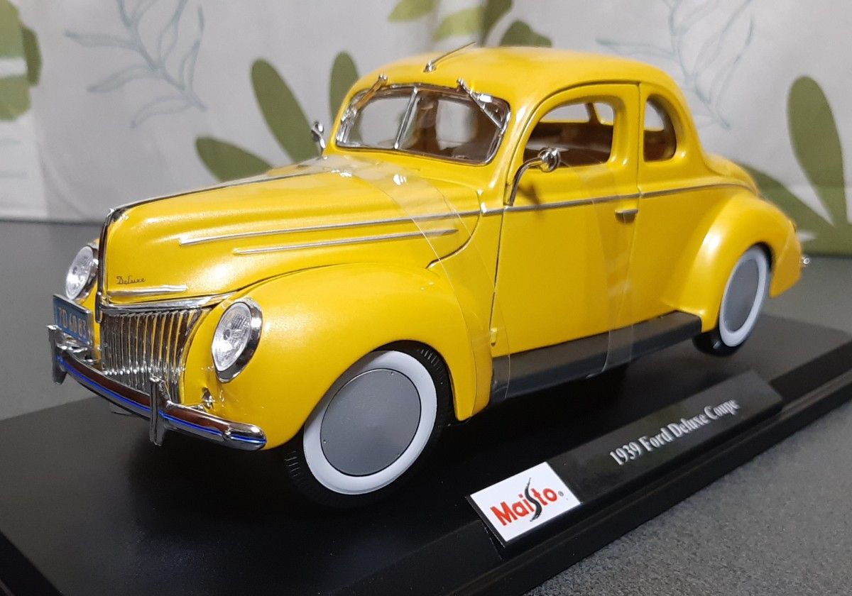 1939  Ford  Deluxe  Coupe  1/18   マイスト  新品未使用