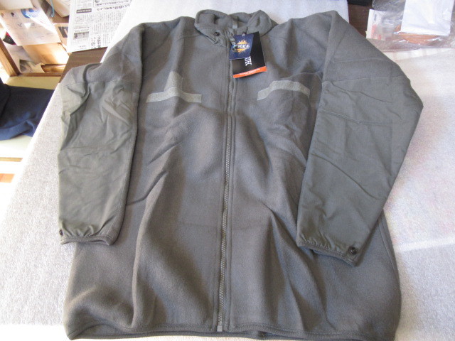 ２枚　　Ｍ－ＲＥＧ　　新品　　EWOL FREE　燃えにくい　　 Fleece Jacket_画像1