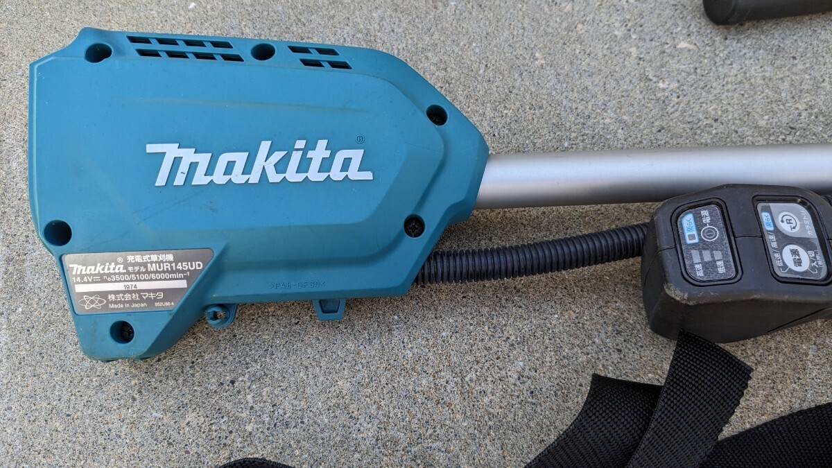 【中古品】マキタ makita 草刈機 充電式草刈機 14.4V MUR145UD 新品替刃付き_画像2