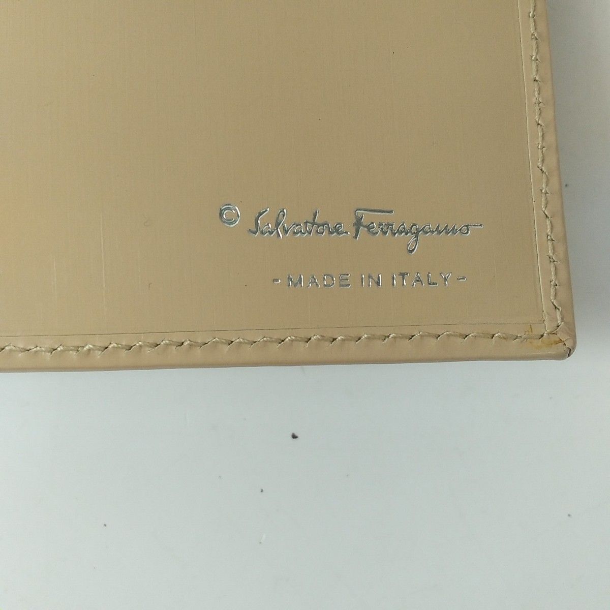 【Salvatore Ferragamo】折り財布 ガンチーニ ベージュ レディース 正規品 中古品