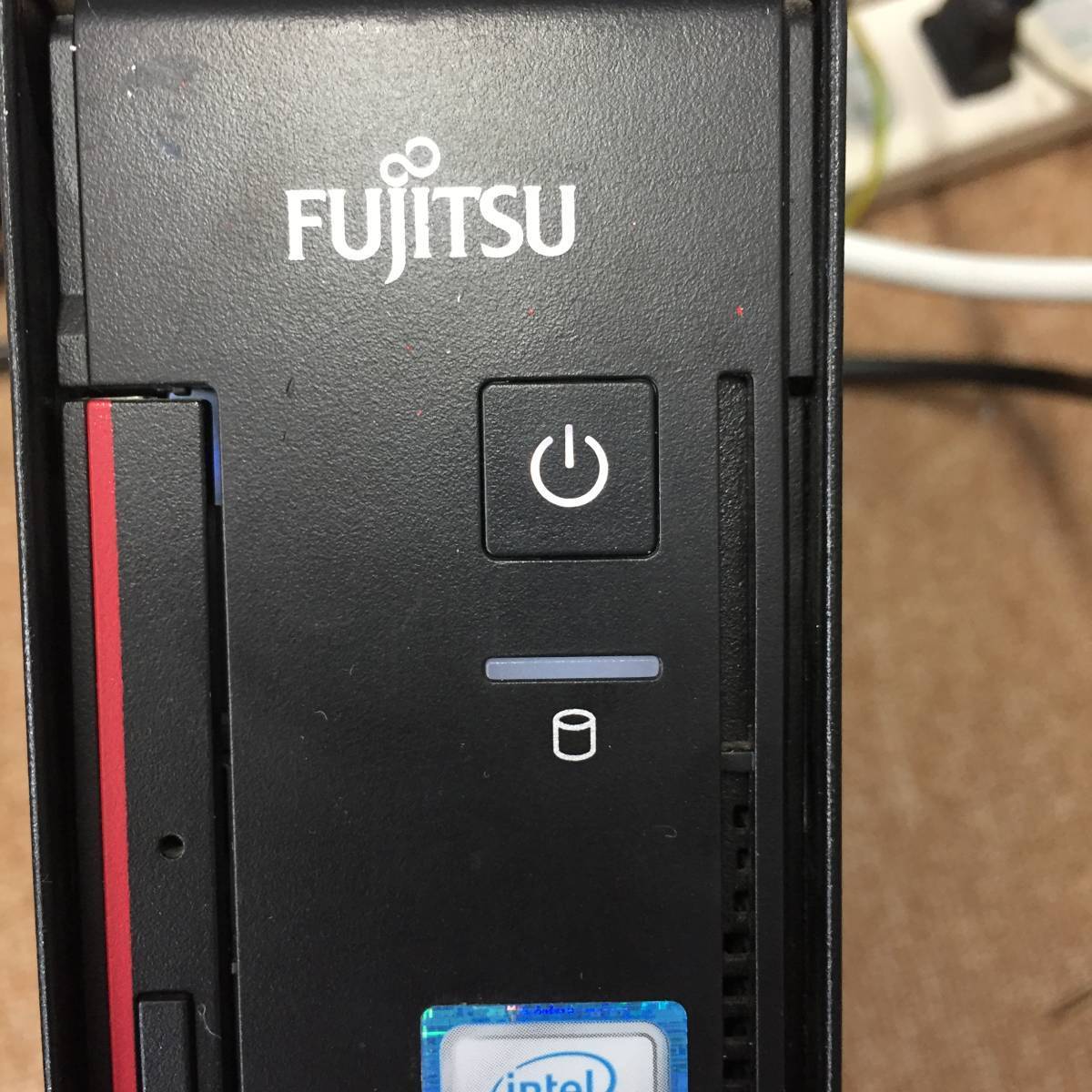 K60423203 FUJITSU ESPRIMO Q556/R(黒 CORE i5) 1点【通電OK、本体のみ、AC欠品、複数出品】_画像7