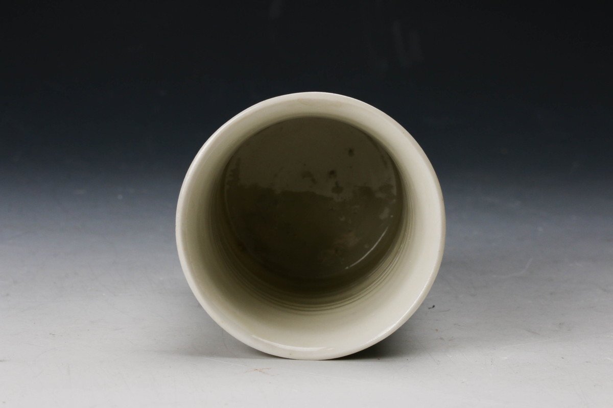 [..] river . bamboo . white porcelain phoenix writing hot water . also box also cloth genuine article guarantee 