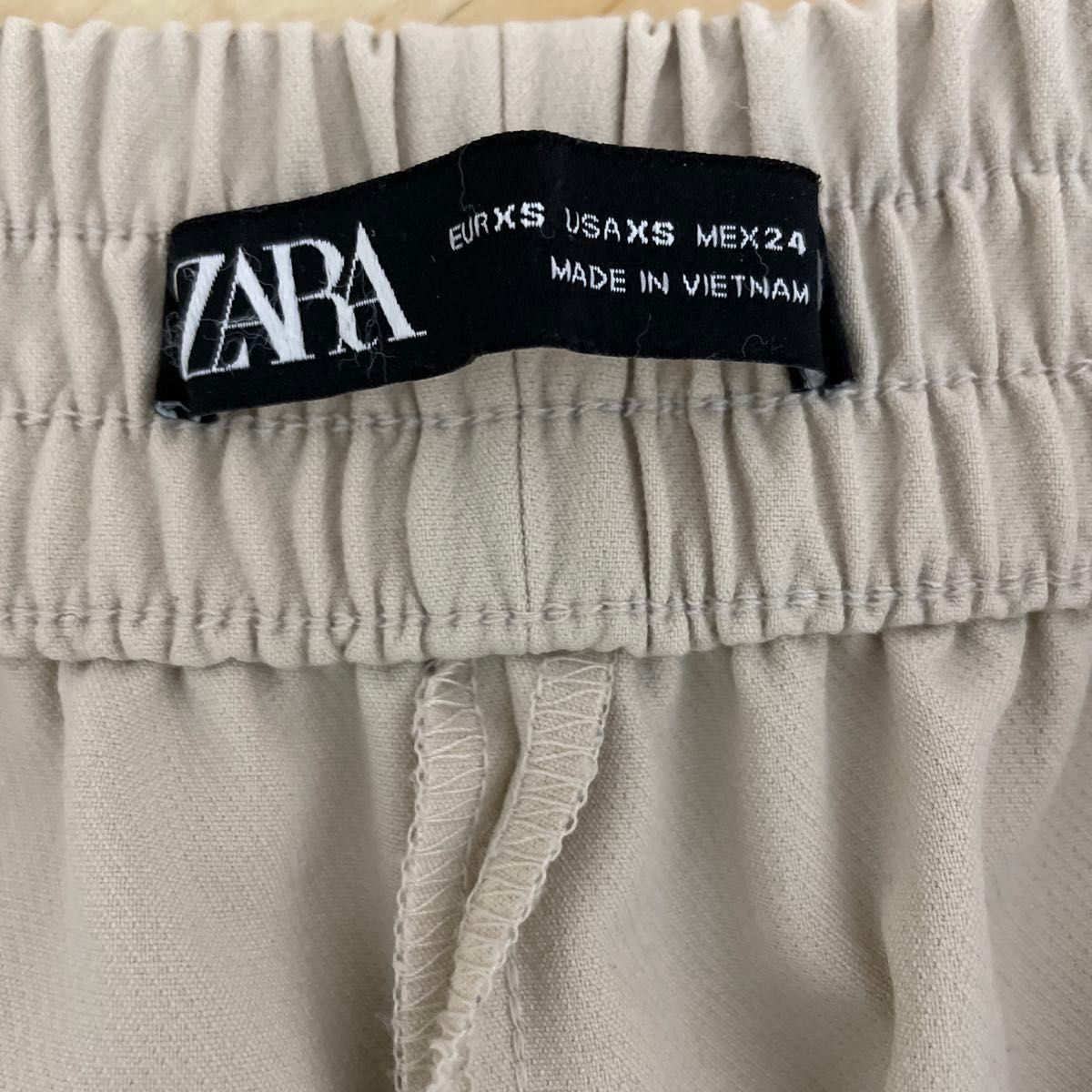 ZARA  ベージュ　パンツ 美品　ウエストゴム