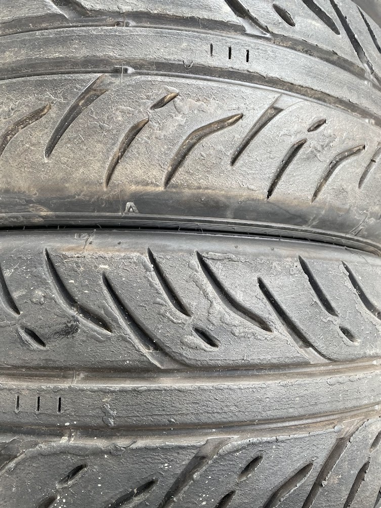 24051309　　中古タイヤ　☆☆DUNLOP　DEREZZA　V01☆☆　190/600R15　22年製　4本_画像5