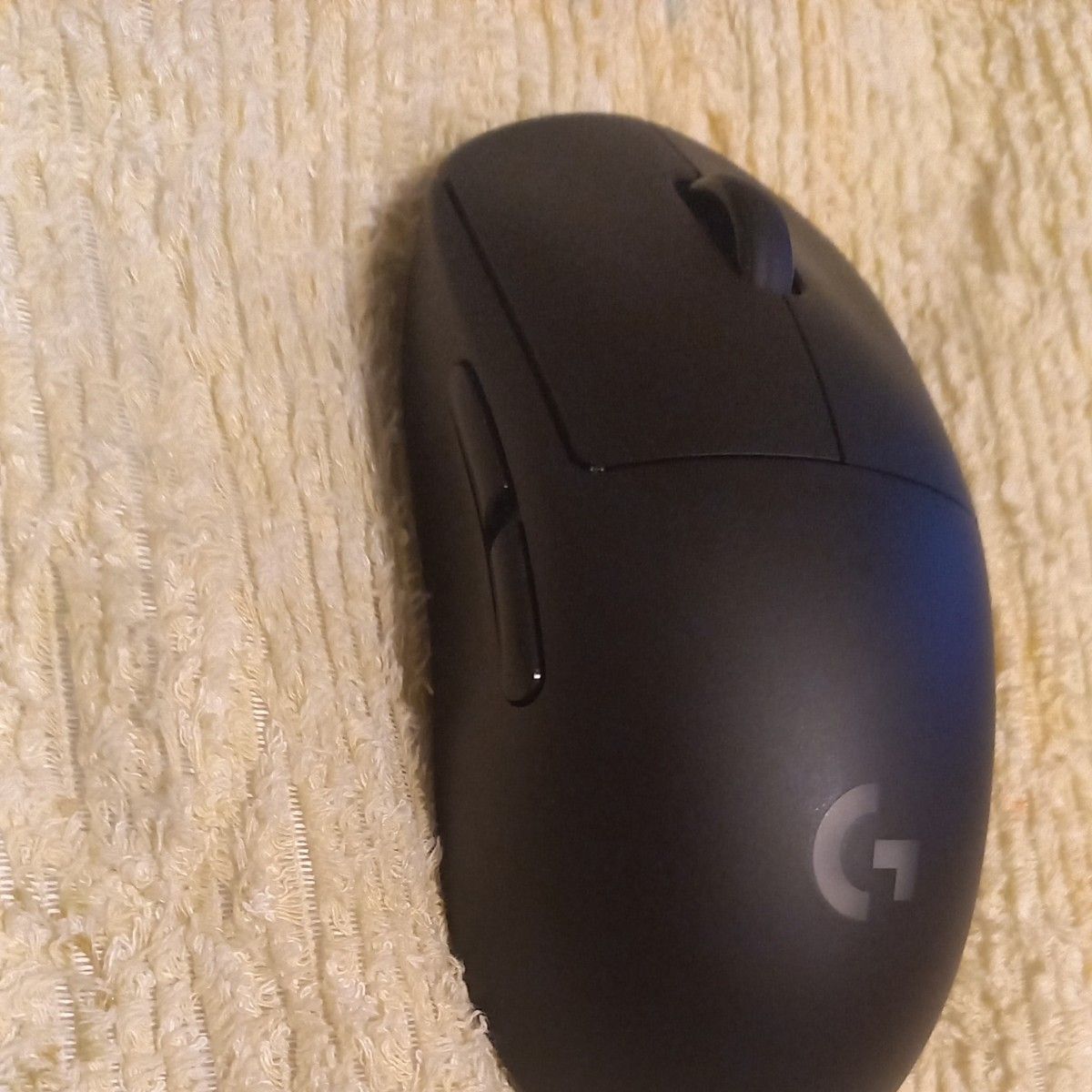 g pro 黒　左マウスサイドボタンが効かない事があります右マウスサイドボタンは、一つなくしました箱無し　センサーは完璧です