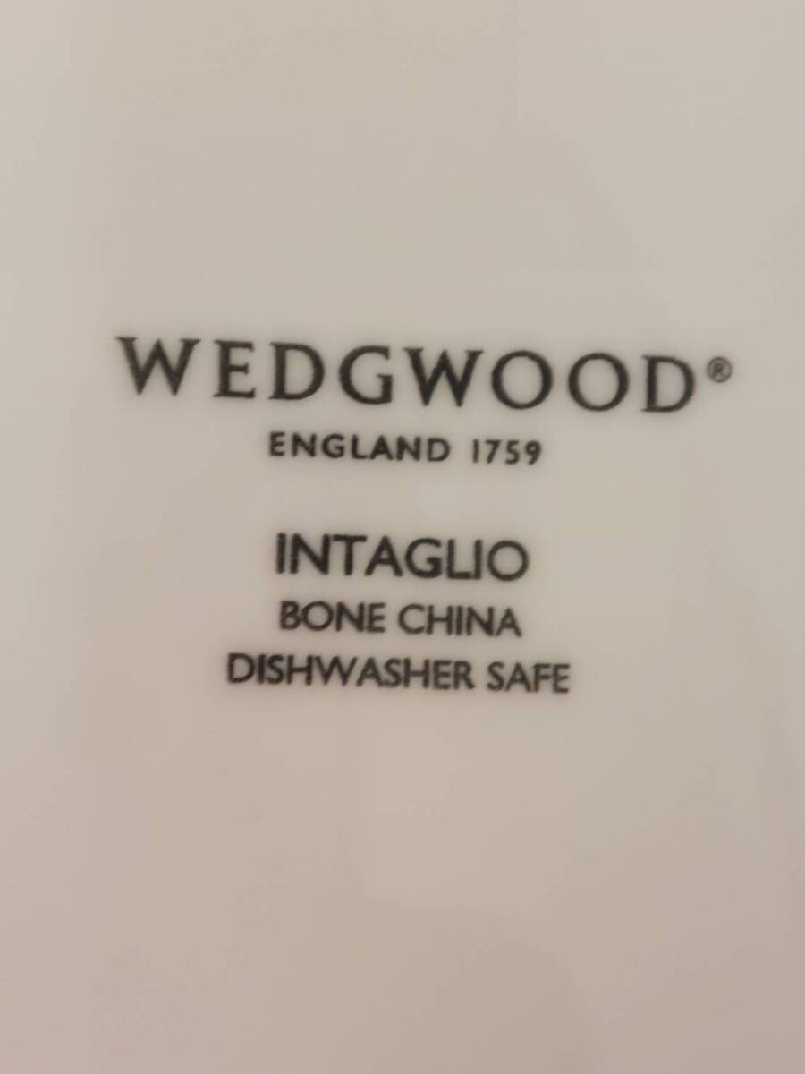 【RSA-2854】 1円スタート WEDGWOOD ウェッジウッド お皿 セット 大皿 小皿 ブランド食器 洋食器 ホワイト 中古品 長期保管品 美品の画像2