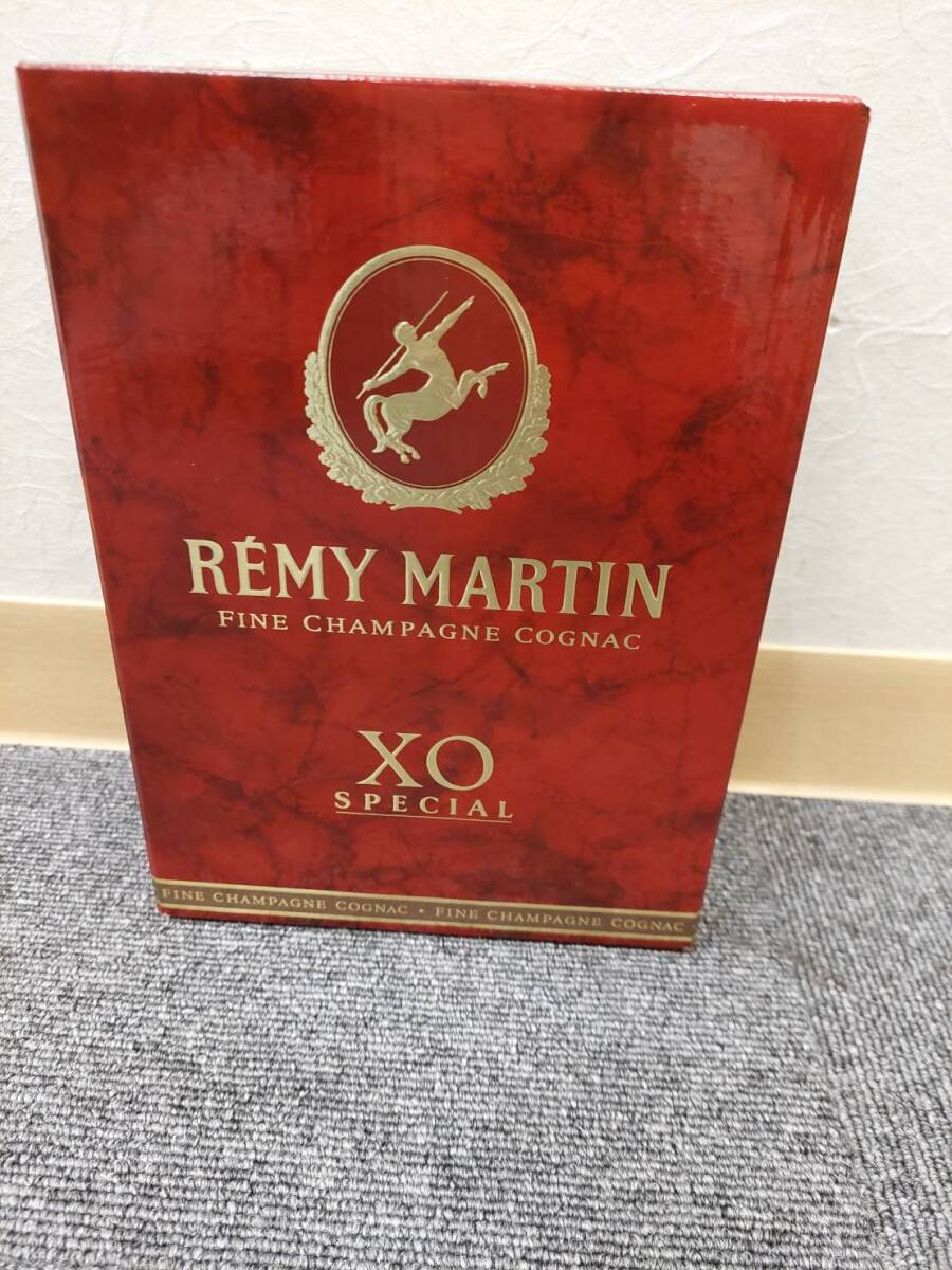 【EKA-8651MY】 1円スタート REMY MARTIN XO レミーマルタン 700ml 40％ 未開栓 液だれ跡有 コニャック 洋酒 古酒 中古品 長期保管品_画像10