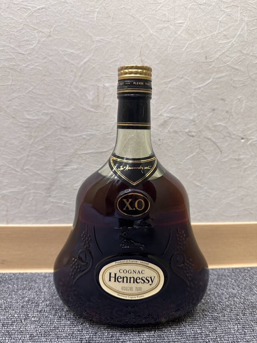 【EKA-8663OH】１円～ Hennessy X.O 750ml 金キャップ グリーンボトル 40％ 未開栓 長期保管品 古酒洋酒 ブランデー COGNAC コニャック_画像1