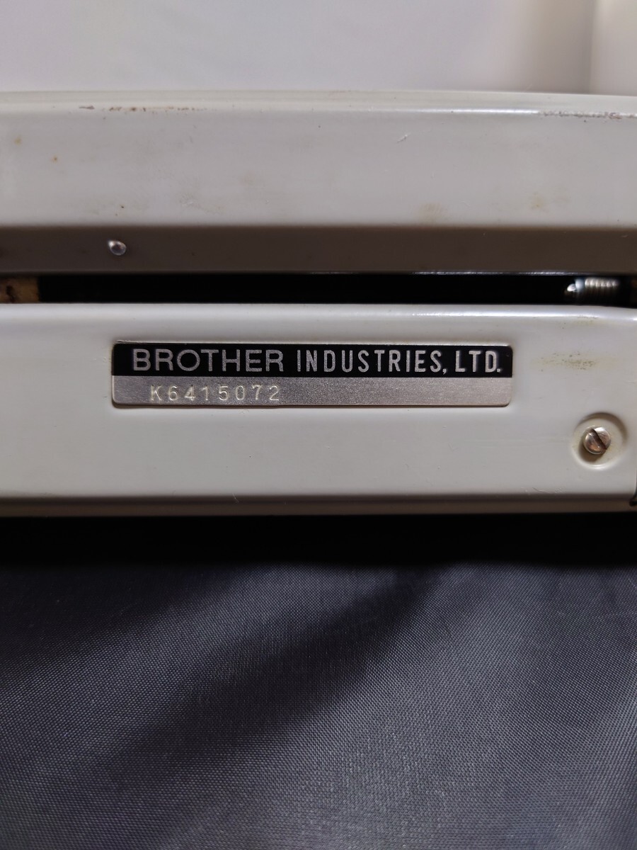 24051520 typewriter BROTHER Brother VALIANT Showa Retro rare collection Vintage antique junk 