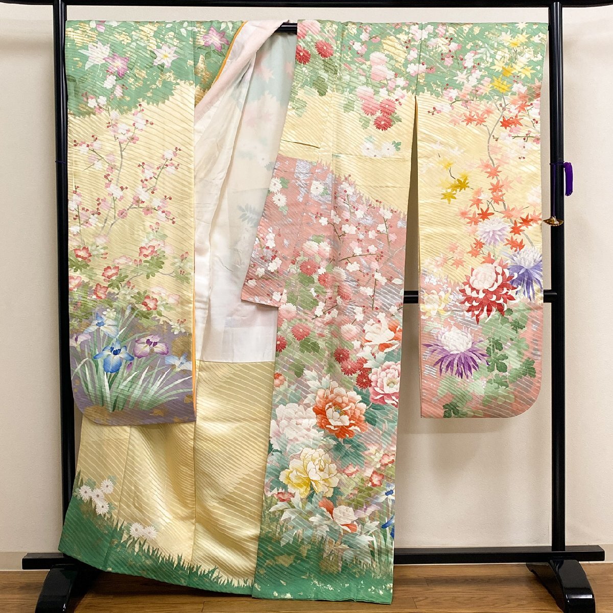 着物月花　東京手描き友禅　現代の名工　安達雅一　金彩　金駒刺繍　可憐な花　振袖　正絹　金糸　共八掛　ki1578_画像3