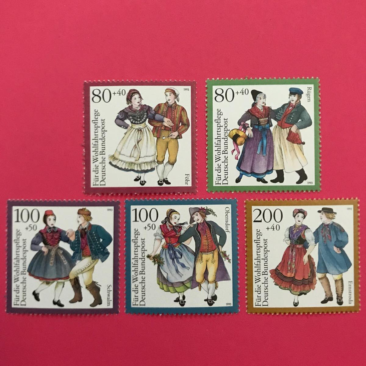 外国未使用切手★ドイツ 1993年 民族衣装 5種_画像1