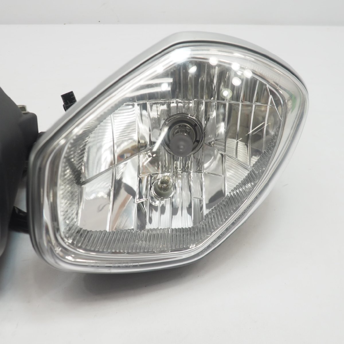 トライアンフ純正ヘッドライト ヘッドランプ スピードトリプル ストリートトリプル triumph headlight headlampの画像3