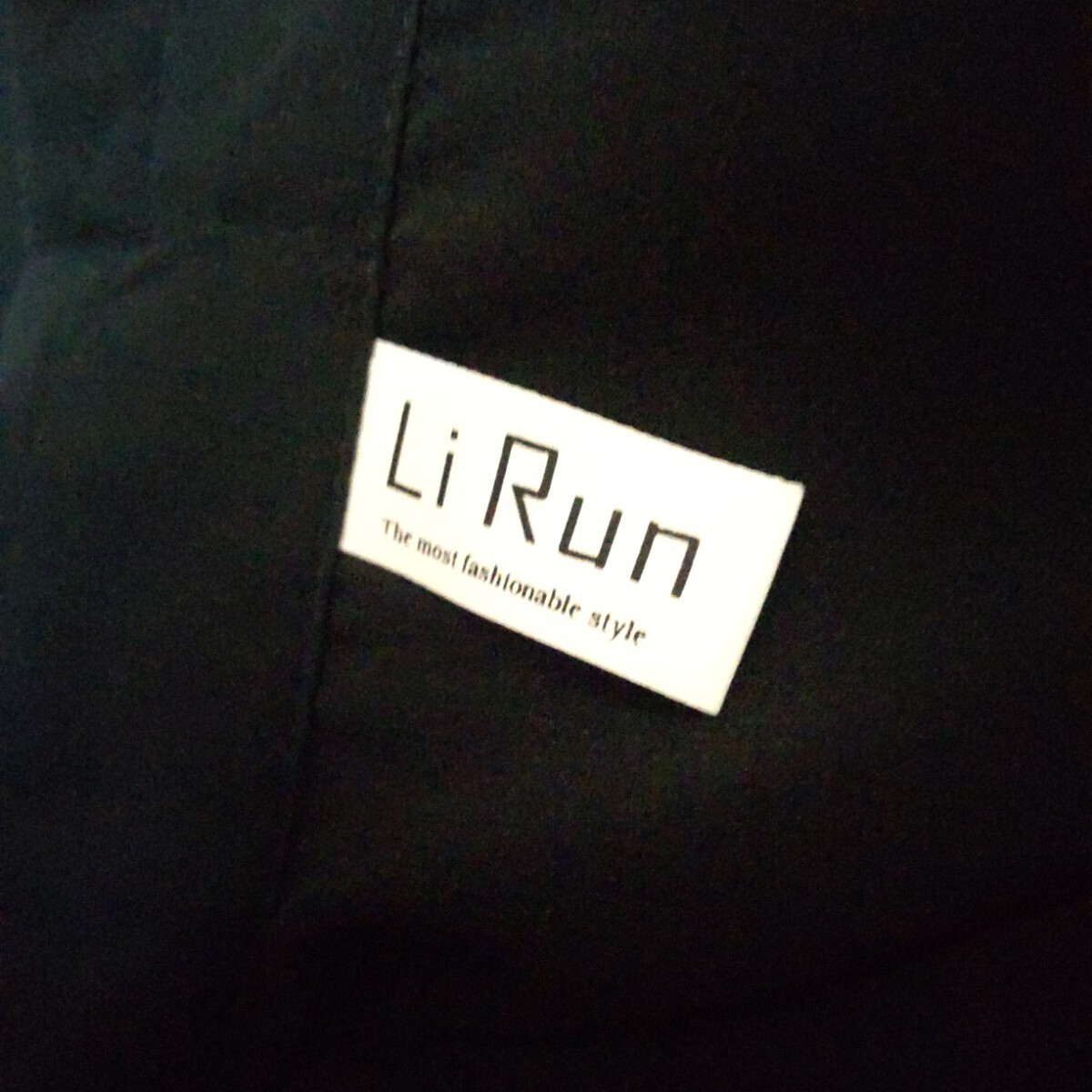LIRun 黒のジョーゼットの重ね　小さなシャツカラー　脇下がりがお洒落　身ごろ裏付き_画像6