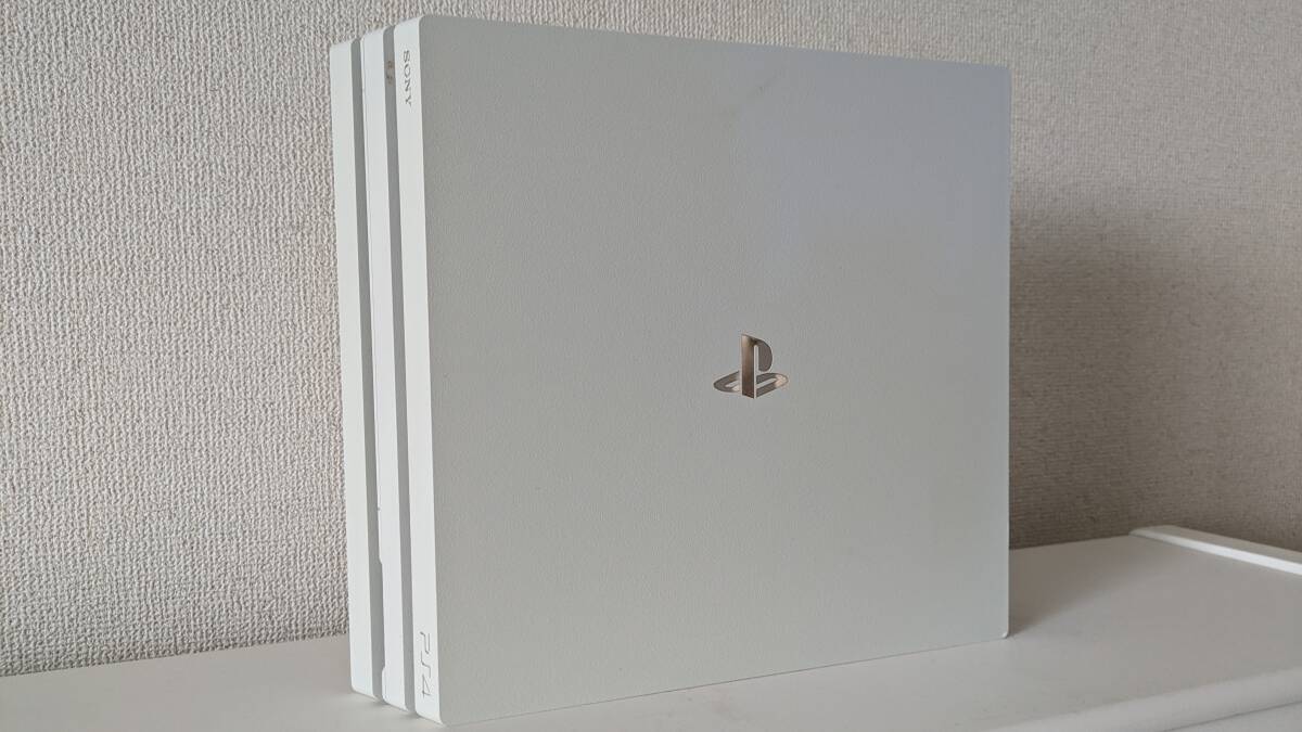 【中古】PS4 Pro CUH7200B 本体+エルデンリング アサシンクリード オデッセイ【送料込み】_画像2