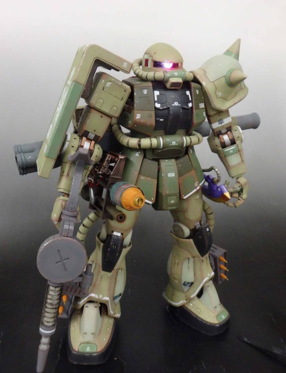 1/48 メガサイズ　ザク　塗装済　完成品　フルウェポン仕様_画像6