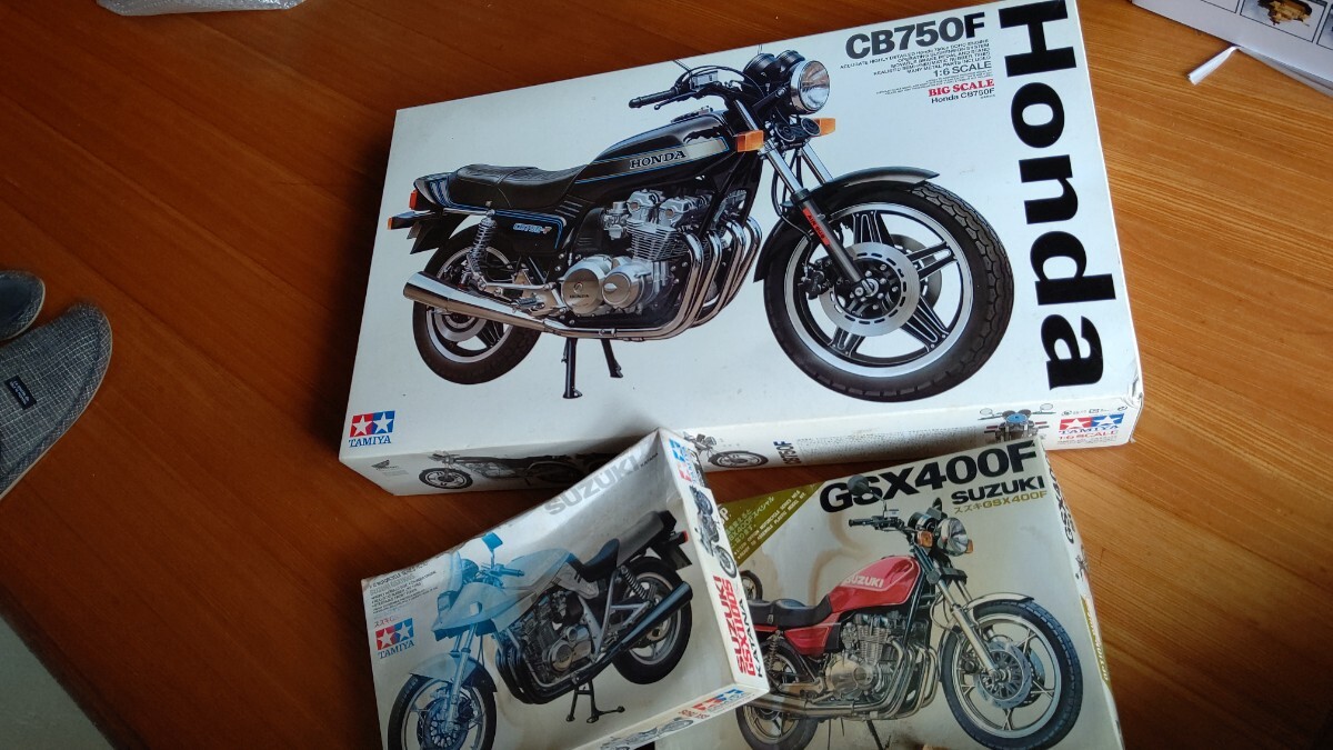 バイクのプラモデル３個セット 古い_画像1