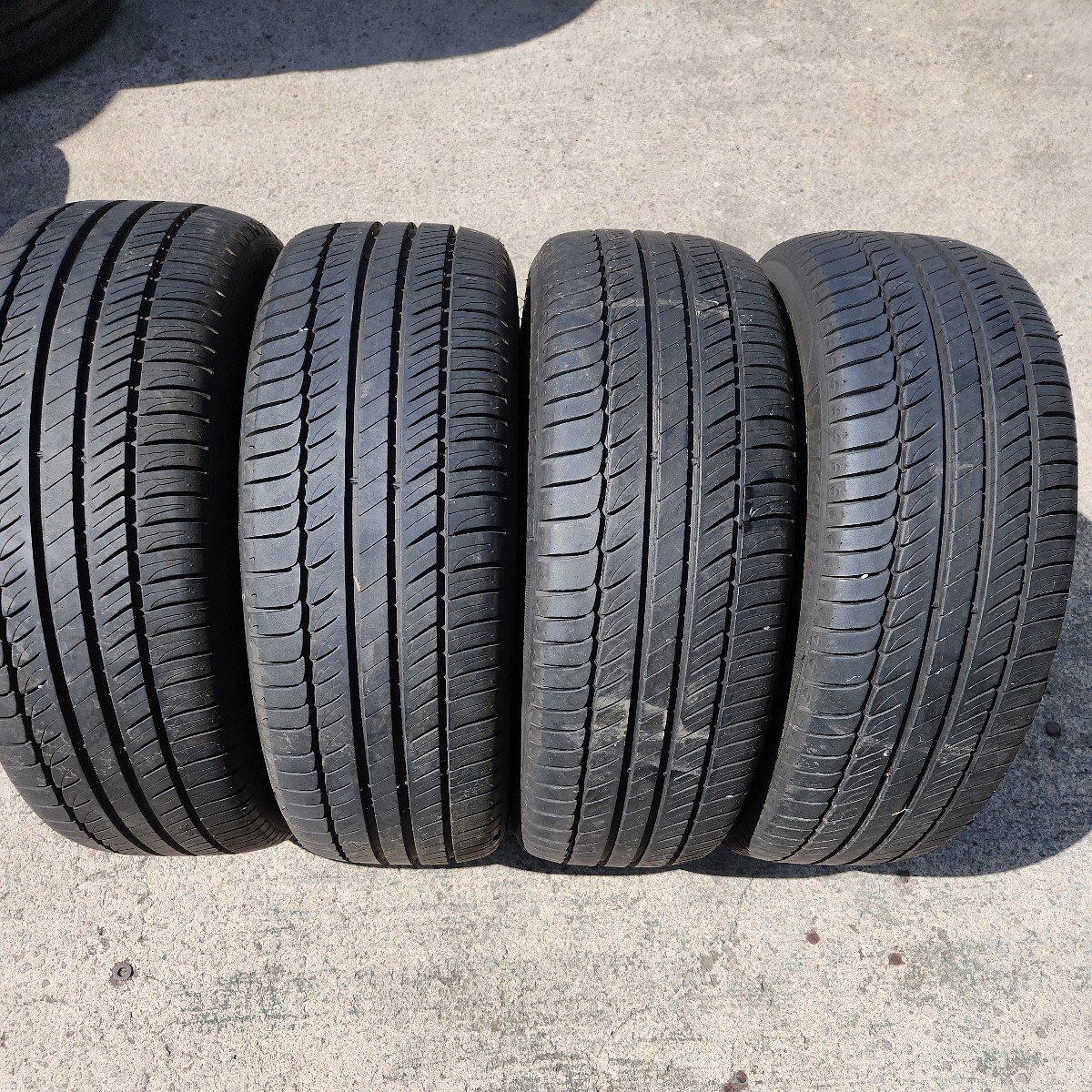 ミシュラン　MICHELIN　PRIMACY　HP　215/45R17　87W　2016年製　8分山　中古 夏タイヤ_画像1