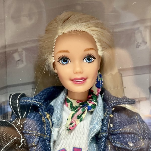 1996 マテル ギャップ バービー 人形 MATTEL GAP Barbie ドール - ピンクボックスバービー (1978-) 1996 マテル ギャップ バービー 人形 MATTEL GAP Barbie ドール - ピンクボックスバービー (1978-)