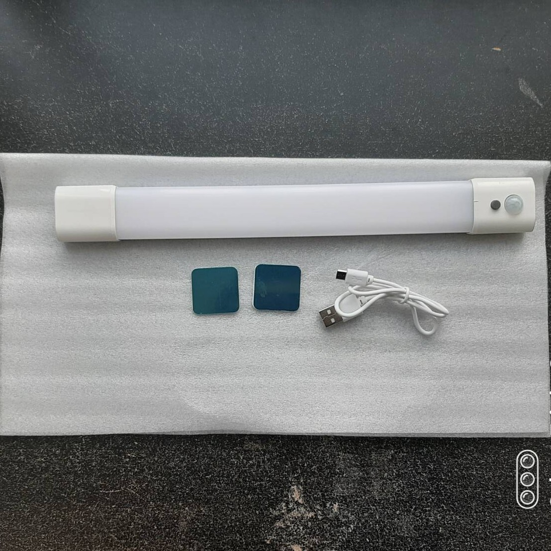 人感センサーライト　薄型　バーライト 30cm USB充電式　明るさ調整可能　暖色白色　色調整可能　工事不要　配線不要_画像7