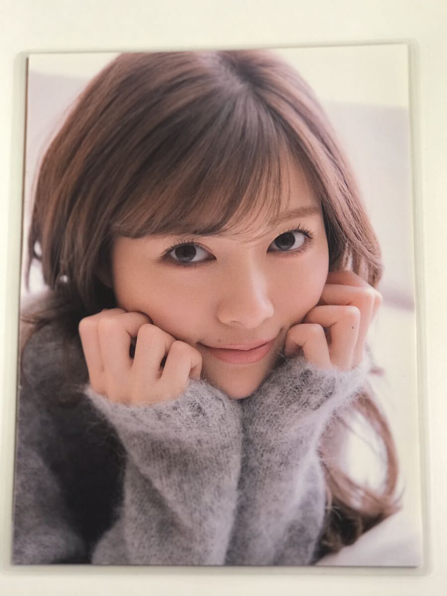 [150μフィルム厚手ラミネート加工］　乃木坂46 白石麻衣9ページ　雑誌の切り抜き　女神の美体グラビア_画像1