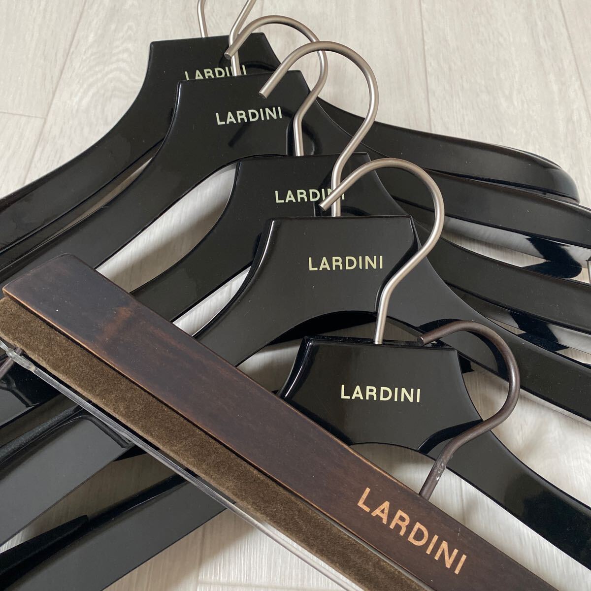 ラルディーニ　ハンガー　計6本　LARDINI