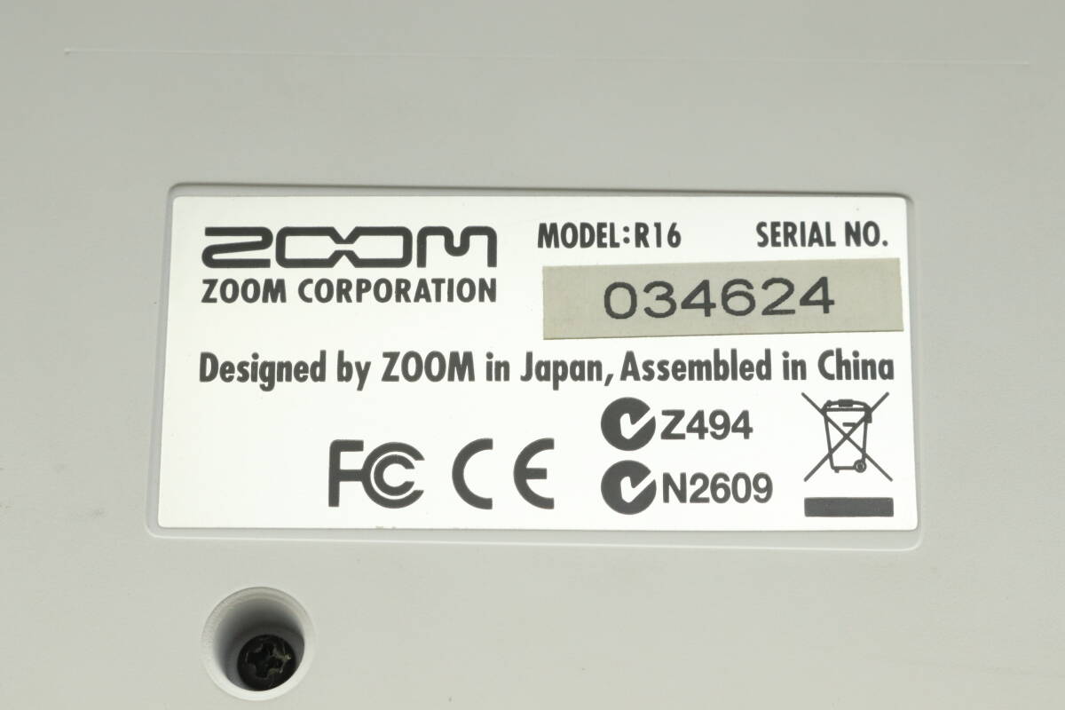 VMPD6-44-83 ZOOM ズーム マルチトラックレコーダー MODEL R16 オーディオインターフェース 音楽器材 通電確認済み ジャンクの画像3