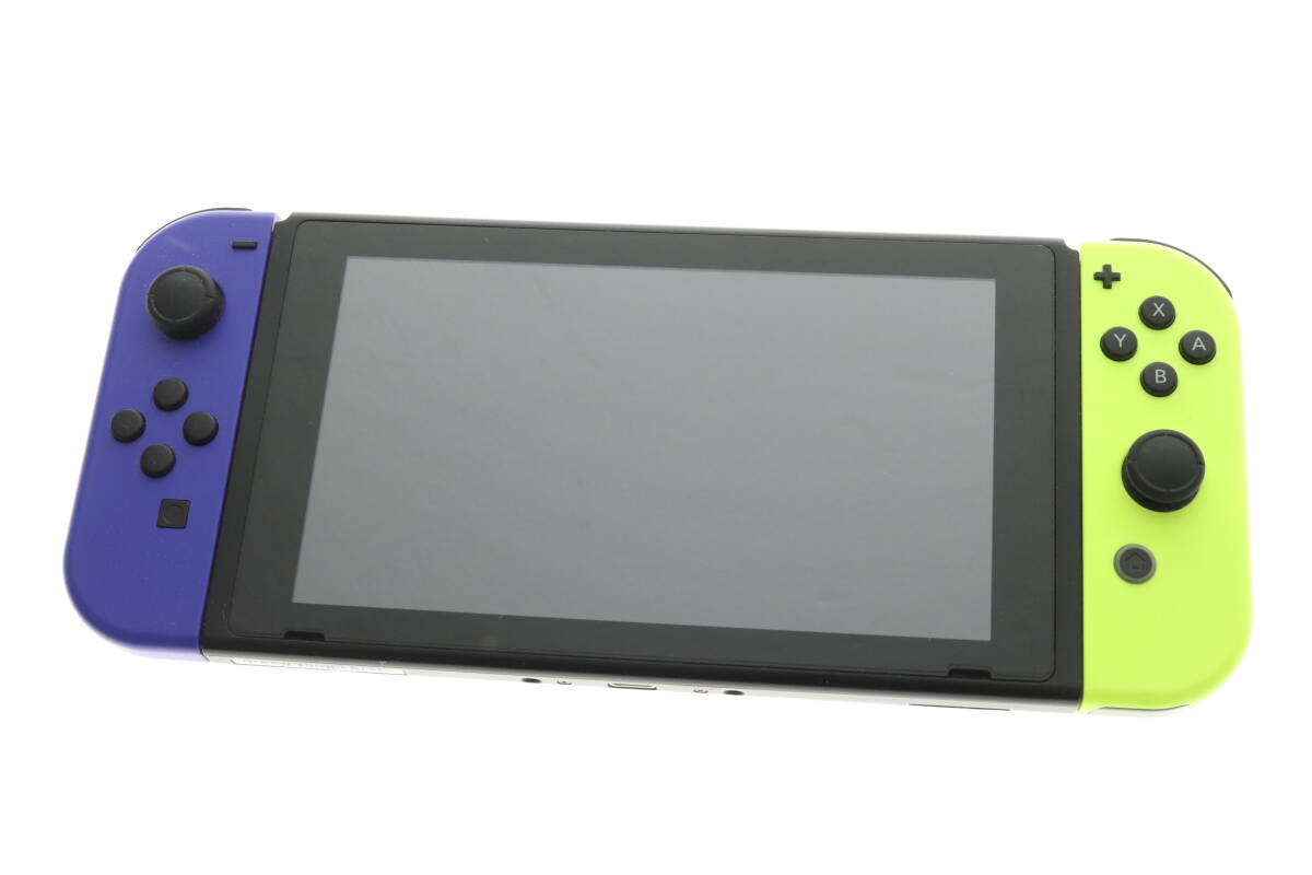 VMPD6-44-51 任天堂 Nintendo Switch ニンテンドースイッチ MODEL HAC-001 TVゲーム ゲーム機 本体 付属品付き 通電確認済み 中古_画像2