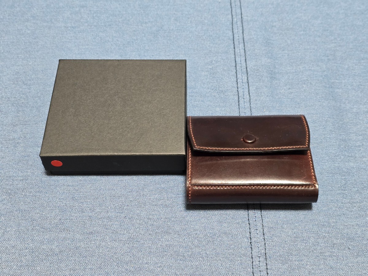 【中古美品】万双 ダブルホーウィン 被せ型財布 ナンバー8×バーガンディの画像1