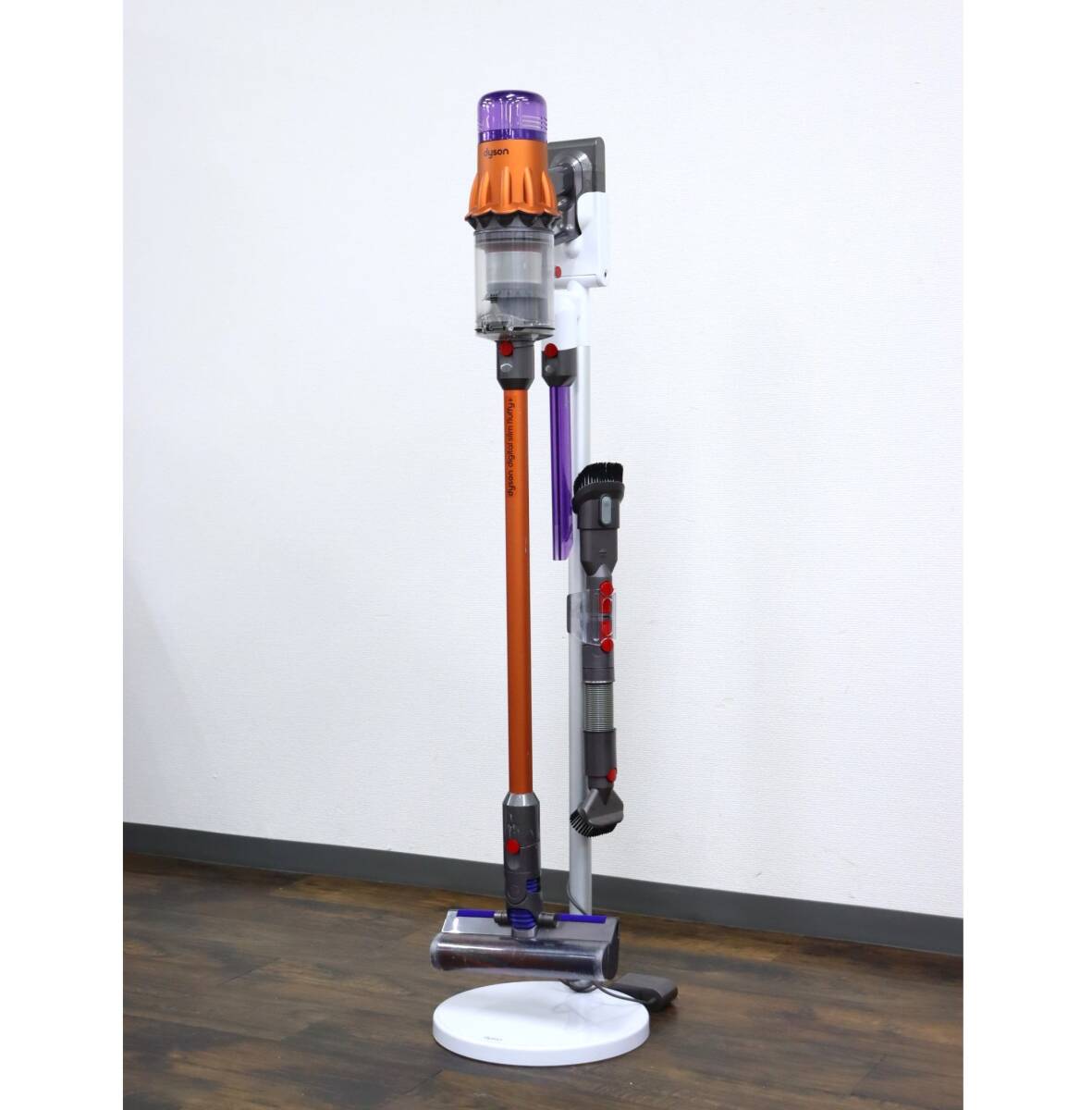 通電OK Dyson/ダイソン コードレスクリーナー Digital Slim SV18 家電/掃除機/クリーナー 充電スタンド他付属 現状品『U792ジ+』_画像1