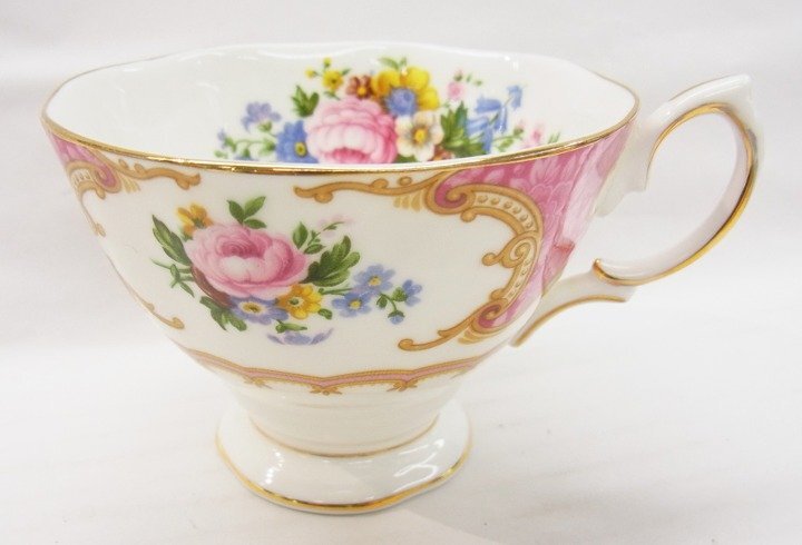 ■ ROYAL ALBERT/ロイヤルアルバート ■ カップ＆ソーサー 洋食器 ピンク ■ USED_画像2