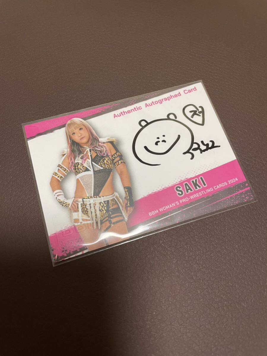 BBM 2024 女子プロレスカード　SAKI 99枚限定　直筆サインカード_画像1